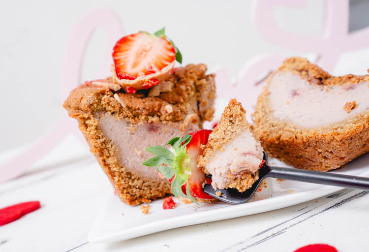 Das ist doch Erdbeerkäse! – Vegane Strawberry Cheesecake Muffins